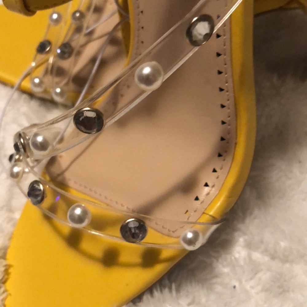 Adrienne Vittadini yellow high heel clear beaded strap scandal open toe size 9 - Picture 6 of 8